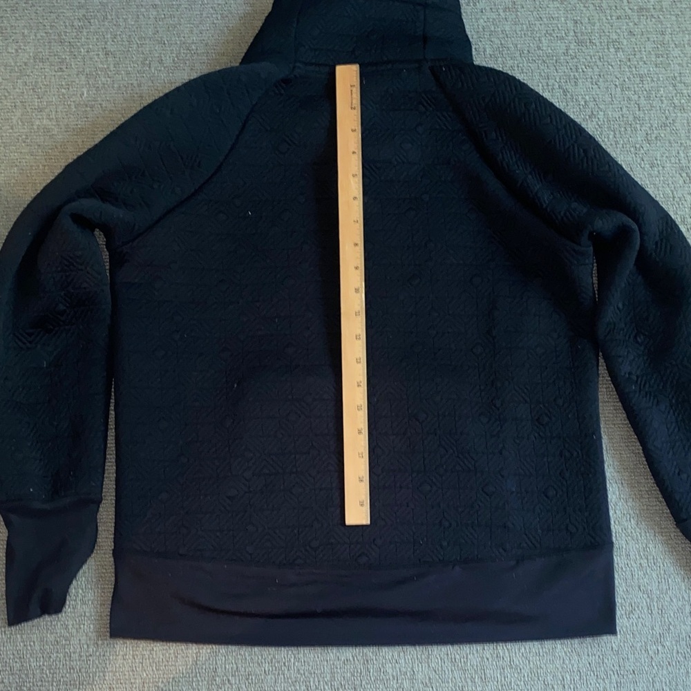 Athleta Black Geometric Pattern Pullover With Sta… - image 8